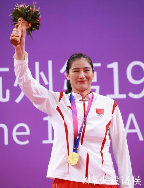 全运会拳击赛:奥运冠军李倩轻松晋级八强 全运会拳击赛:奥运冠军李倩轻松晋级八强